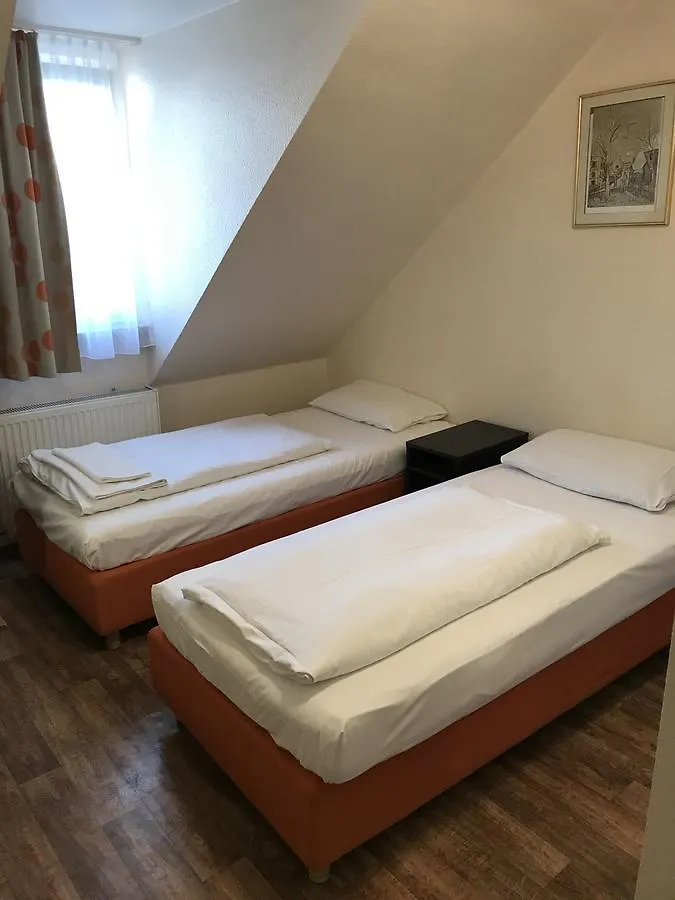 Pension Alpha - Frankfurt City Central Station Frankfurt am Main 3*,  Németország