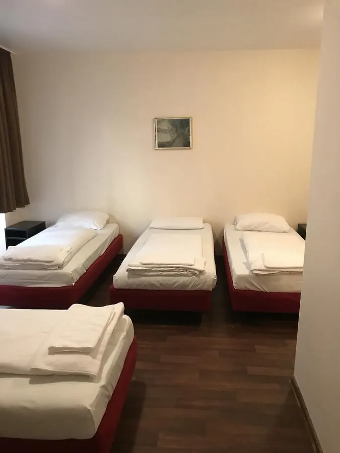 Pension Alpha - Frankfurt City Central Station Frankfurt am Main Vendégház