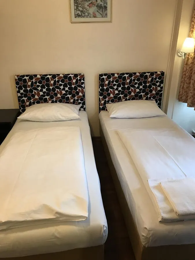 Pension Alpha - Frankfurt City Central Station Frankfurt am Main Vendégház