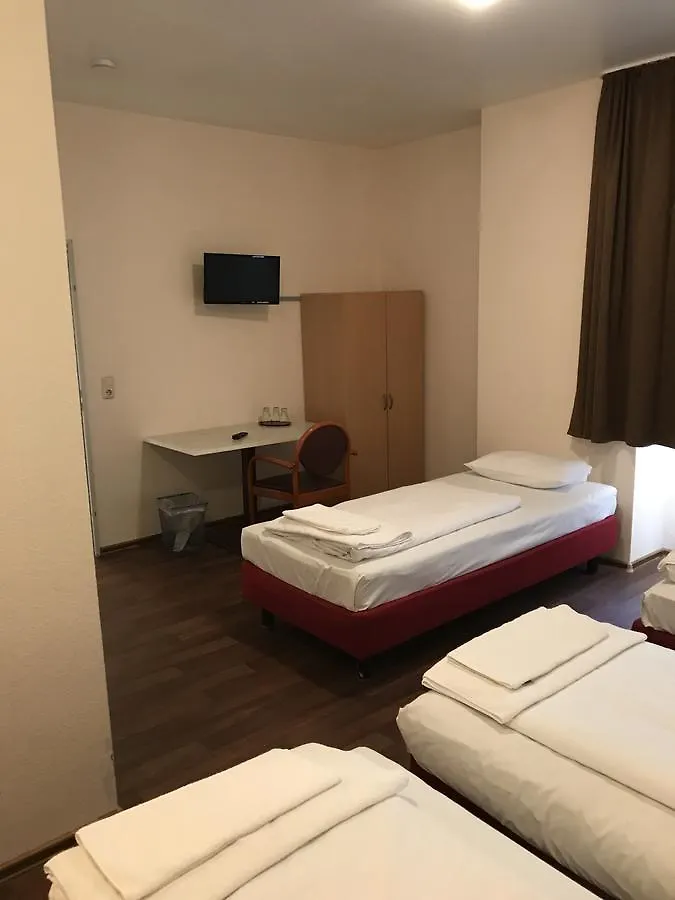 *** Vendégház Pension Alpha - Frankfurt City Central Station Frankfurt am Main Németország